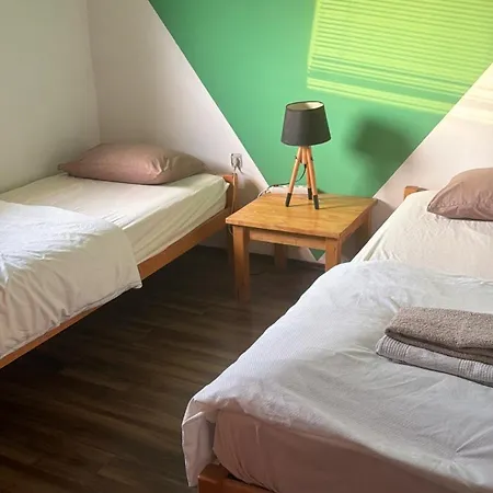 Olywood Sunset Hostel *